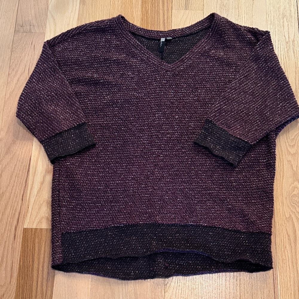 Kut from the Kloth sweater purple and black women’s size medium - Picture 2 of 9